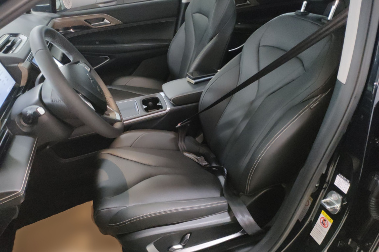 小鹏P5 2024款 500Plus版中控内饰19