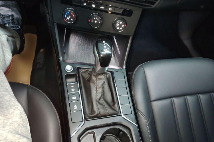 大众 帕萨特 2024款 280TSI 商务版局部细节18