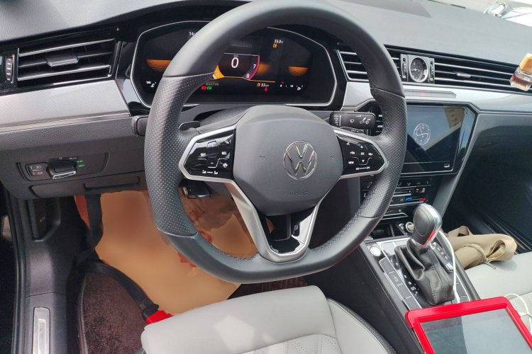 大众 迈腾 2023款 200万辆纪念版 330TSI DSG领先型中控内饰13