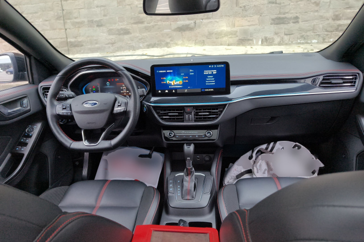 福特 福克斯 2022款 三厢 EcoBoost 180 自动ST Line中控内饰7002
