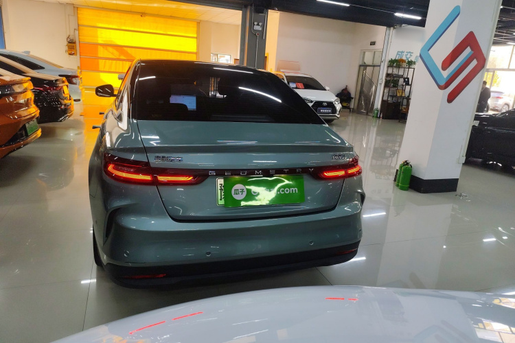 吉利几何G6 2022款 620 新趣型车身外观6004