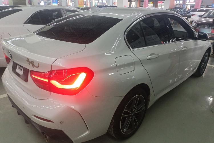 宝马1系 2023款 120i M运动版车身外观7