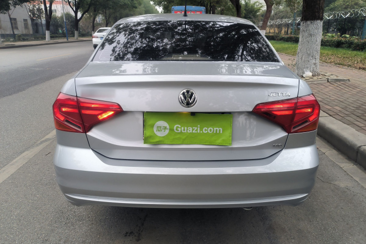 大众 捷达 2017款 1.5L 手动时尚型车身外观6