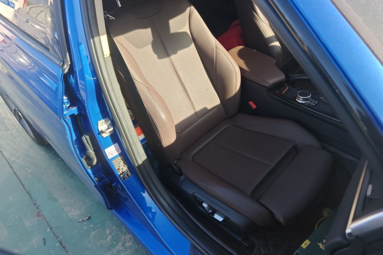 宝马3系 2018款 320Li M运动曜夜版局部细节41