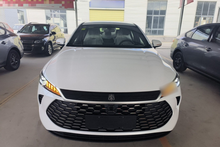 比亚迪 秦PLUS 2025款 DM-i 智驾版 55KM领先型车身外观2