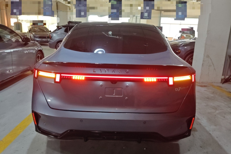 领克07 2024款 EM-P 126长续航 Ultra车身外观6