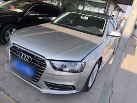 奥迪A4L 2016款 35 TFSI 典藏版 自动标准型