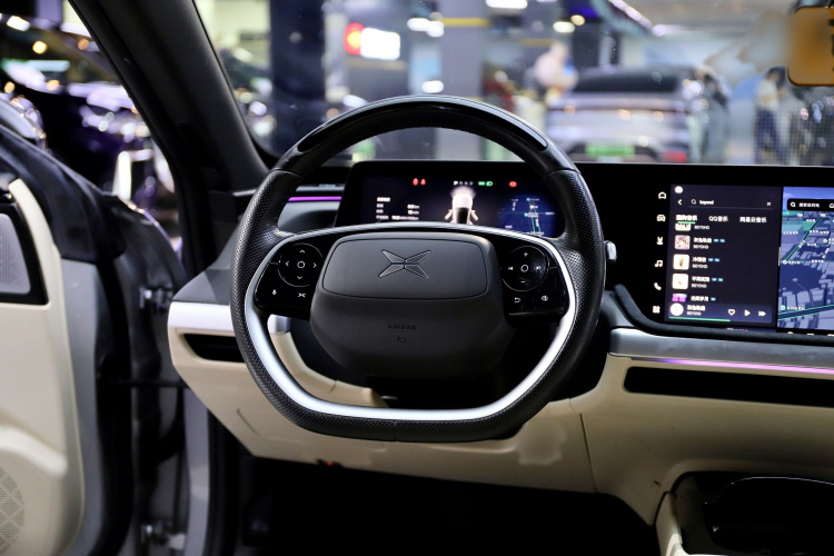 小鹏P7 2022款 480G+局部细节13