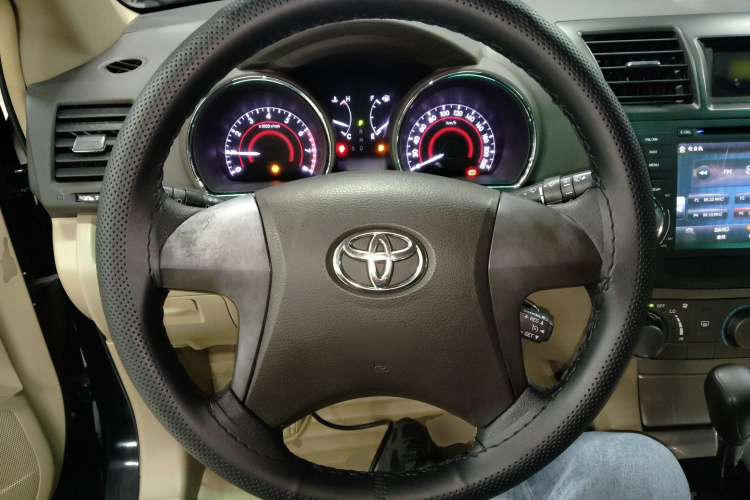 丰田 汉兰达 2012款 2.7L 两驱5座精英版中控内饰13