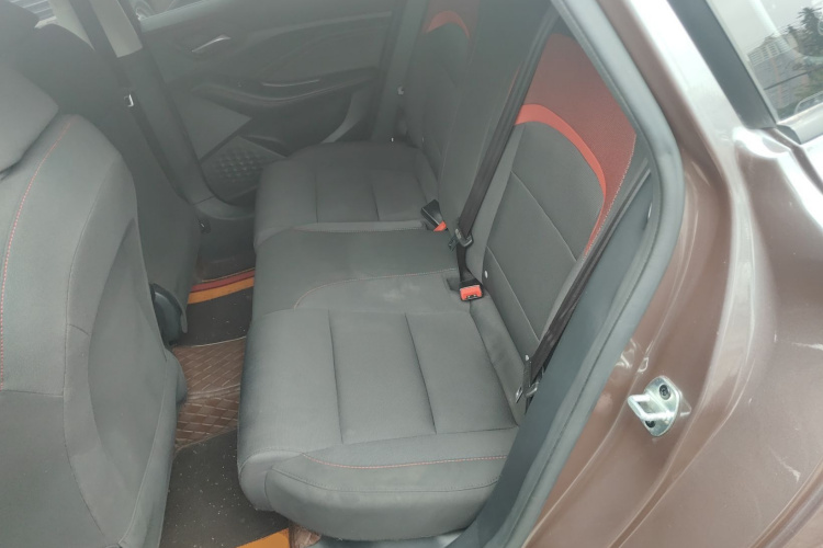 名爵 MG5 2023款 180DVVT 手动风尚版中控内饰21