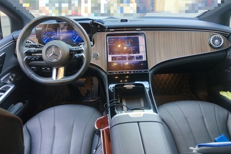 奔驰EQE 2022款 350 豪华版中控内饰12