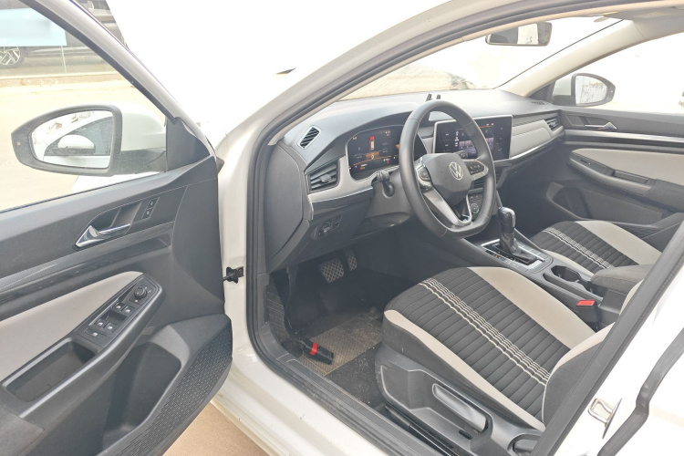 大众 宝来 2024款 200TSI DSG畅行版中控内饰20