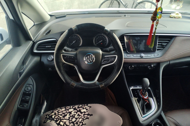 别克GL6 2018款 18T 6座尊贵型中控内饰13