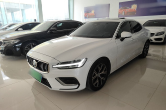 沃尔沃S60 2023款 B4 智逸豪华版