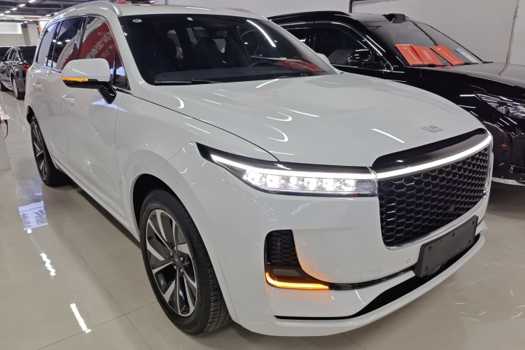 理想汽车 理想ONE 2021款 增程6座版车身外观3