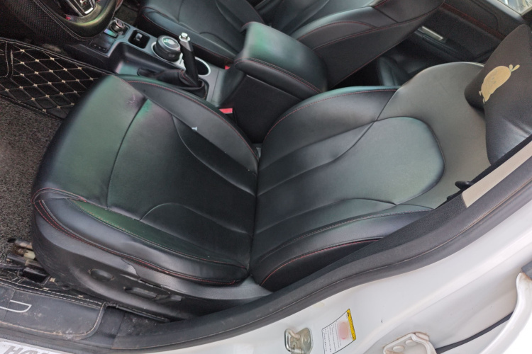 哈弗H6 2017款 红标 运动版 1.5T 手动两驱精英型局部细节19