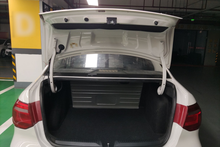 大众 捷达 2015款 1.6L 自动时尚型机舱底盘23