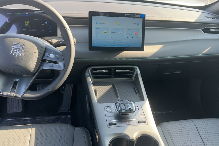 比亚迪 秦PLUS 2025款 DM-i 智驾版 55KM领先型中控内饰7003
