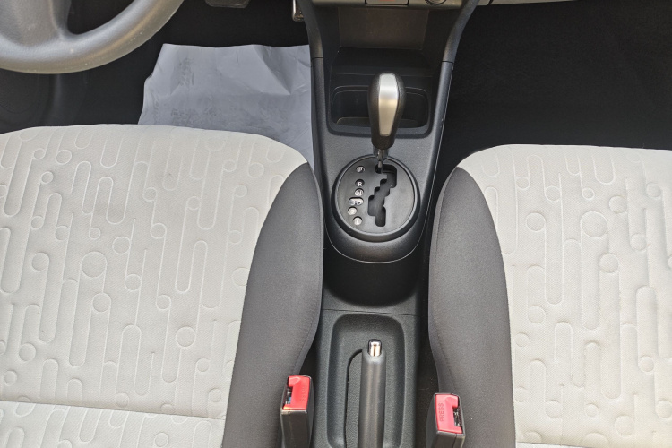 铃木 奥拓 2016款 1.0L 自动豪华炫动版局部细节18