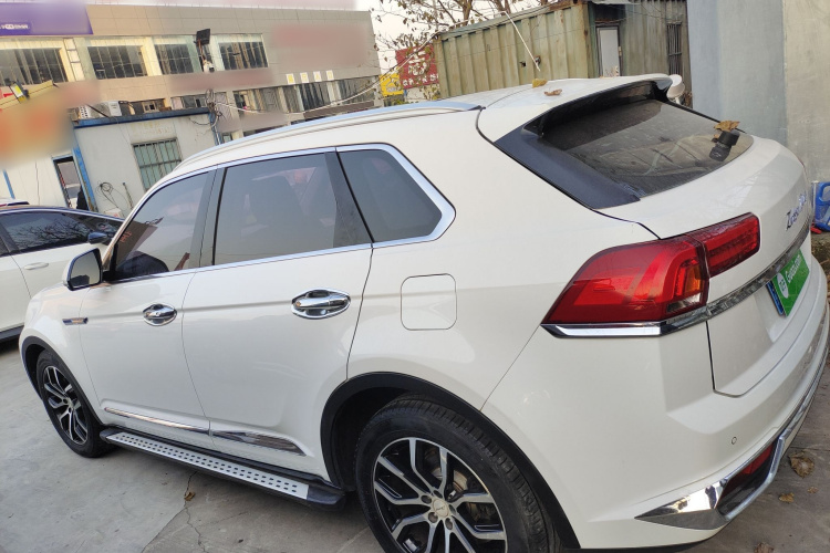 众泰 大迈X7 2018款 2.0T 自动尊贵型车身外观4