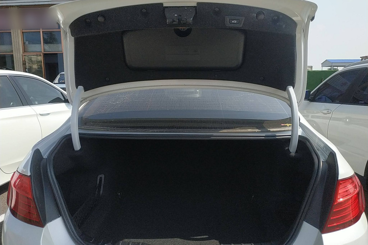 宝马5系 2017款 525Li 领先型中控内饰23