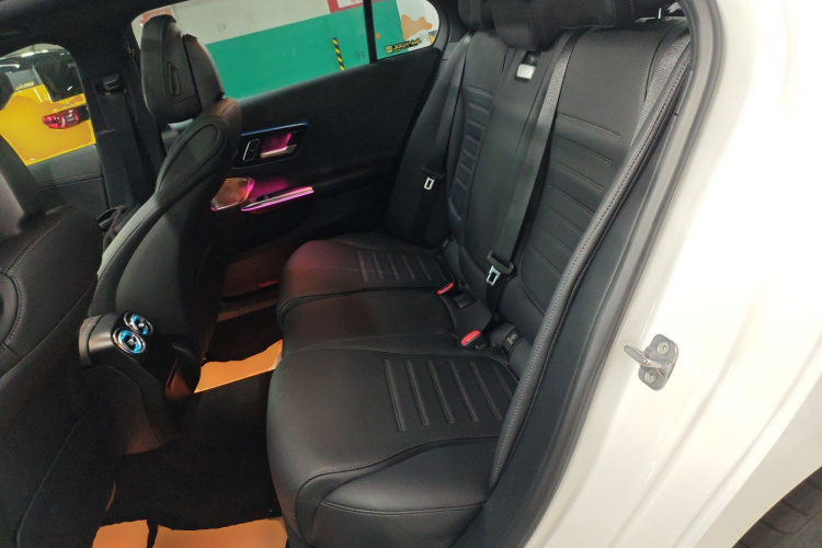 奔驰C级 2024款 改款二 C 260 L 运动版中控内饰21