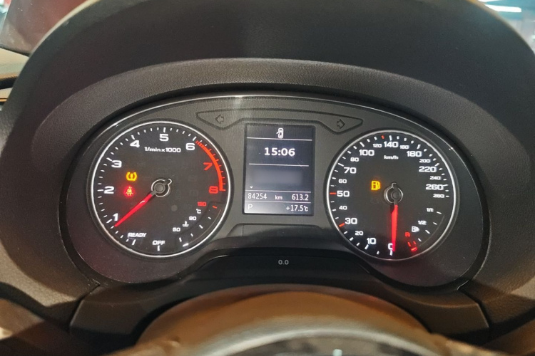 奥迪A3 2018款 30周年年型 Limousine 35 TFSI 运动型局部细节14