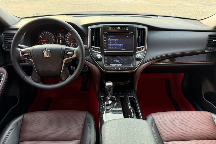 丰田 皇冠 2018款 2.0T 运动版中控内饰7002