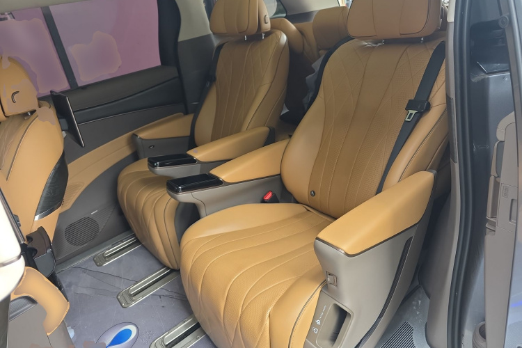 腾势D9 2022款 DM-i 970 四驱旗舰型中控内饰21