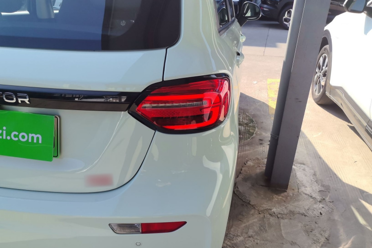 零跑汽车 零跑T03 2024款 403舒享版车身外观9