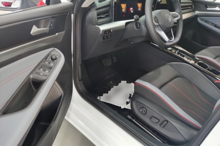 大众 2024款 凌渡L 280TSI DSG炫辣版中控内饰7003