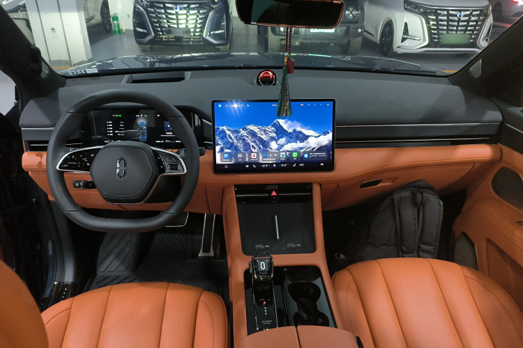 鸿蒙智行 问界M7 2024款 1.5T 智驾四驱Ultra版 6座中控内饰7002