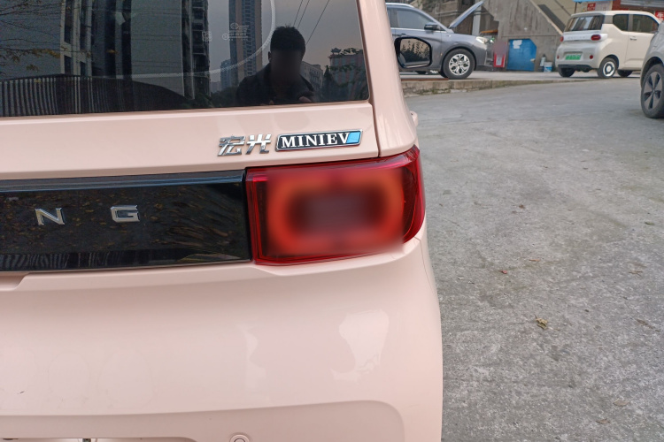 五菱汽车 宏光MINIEV 2022款 马卡龙臻享款 磷酸铁锂车身外观9