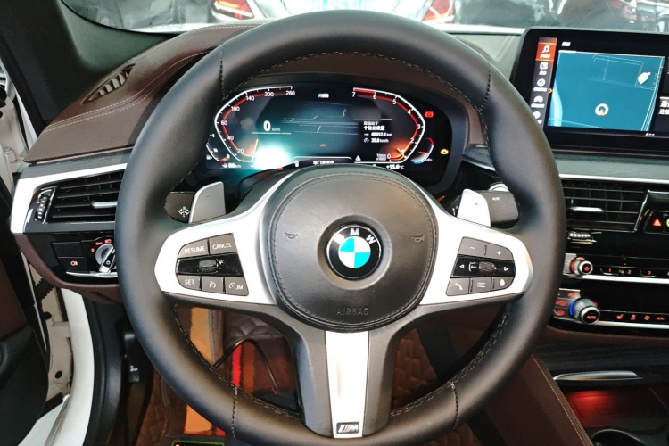 宝马5系 2021款 530Li 领先型 M运动套装中控内饰13