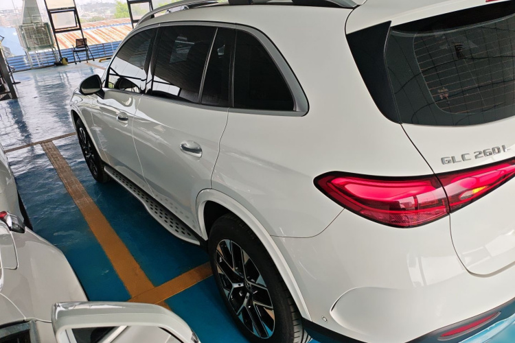 奔驰GLC 2023款 GLC 260 L 4MATIC 豪华型 7座车身外观4