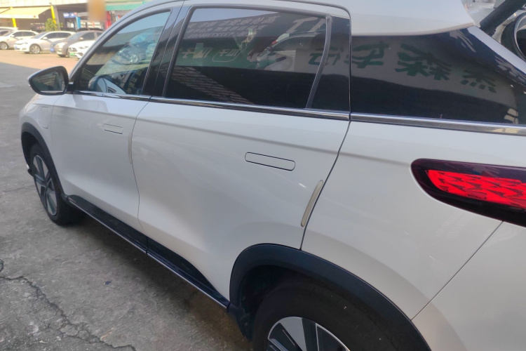 小鹏G3 2022款 G3i 520N+车身外观4