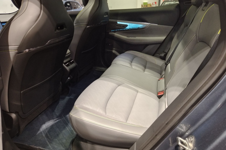 领克08 EM-P 2025款 220km 四驱性能Halo中控内饰7006