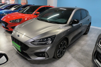 福特 福克斯 2021款 两厢 EcoBoost 180 自动ST Line