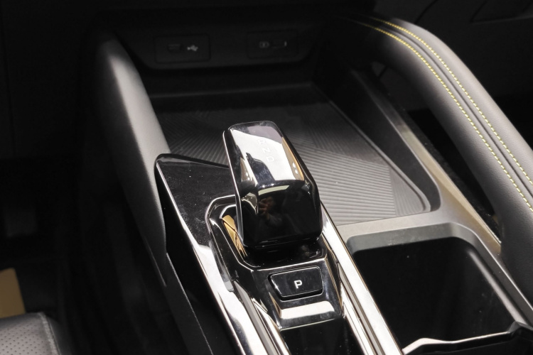 吉利汽车 2025款 缤越L 1.5TD DCT星耀局部细节18