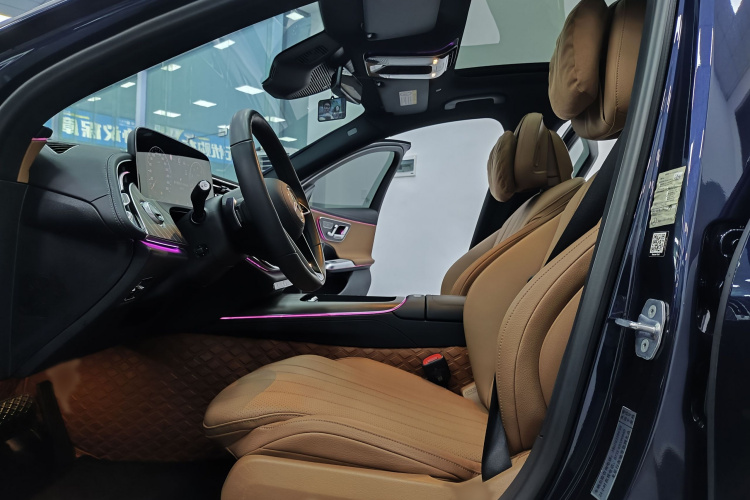 奔驰E级 2024款 E 300 L 时尚型中控内饰7005
