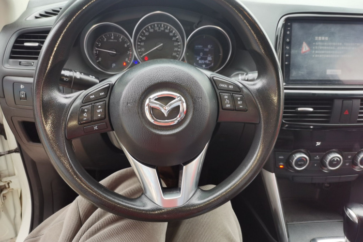 马自达CX-5 2015款 2.0L 自动两驱舒适型中控内饰7002