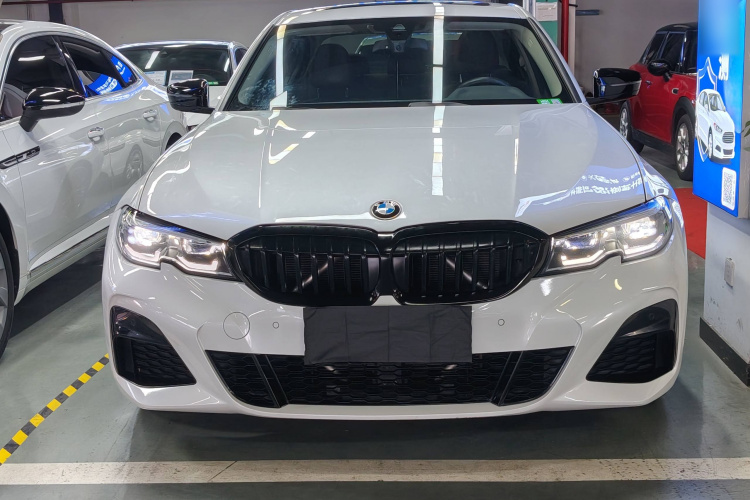 宝马3系 2022款 325Li M运动曜夜套装车身外观2