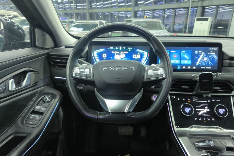 星途凌云 2023款 400T 两驱星尊版中控内饰13