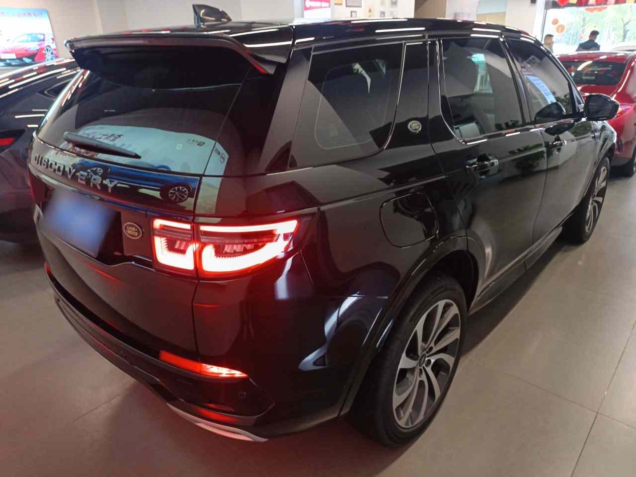 路虎 发现运动版 2023款 249PS R-Dynamic S 性能版(4)