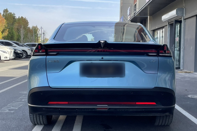 深蓝汽车 深蓝L07 2024款 230Max乾崑智驾ADS SE增程版车身外观6007