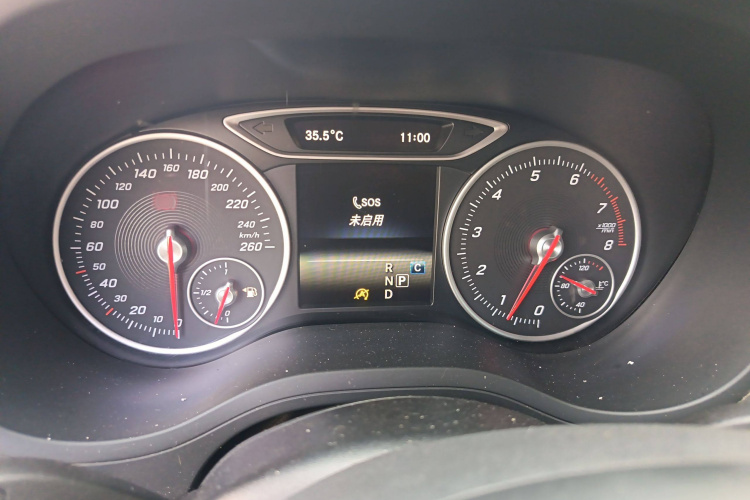 奔驰B级 2015款 B 200 动感型局部细节14