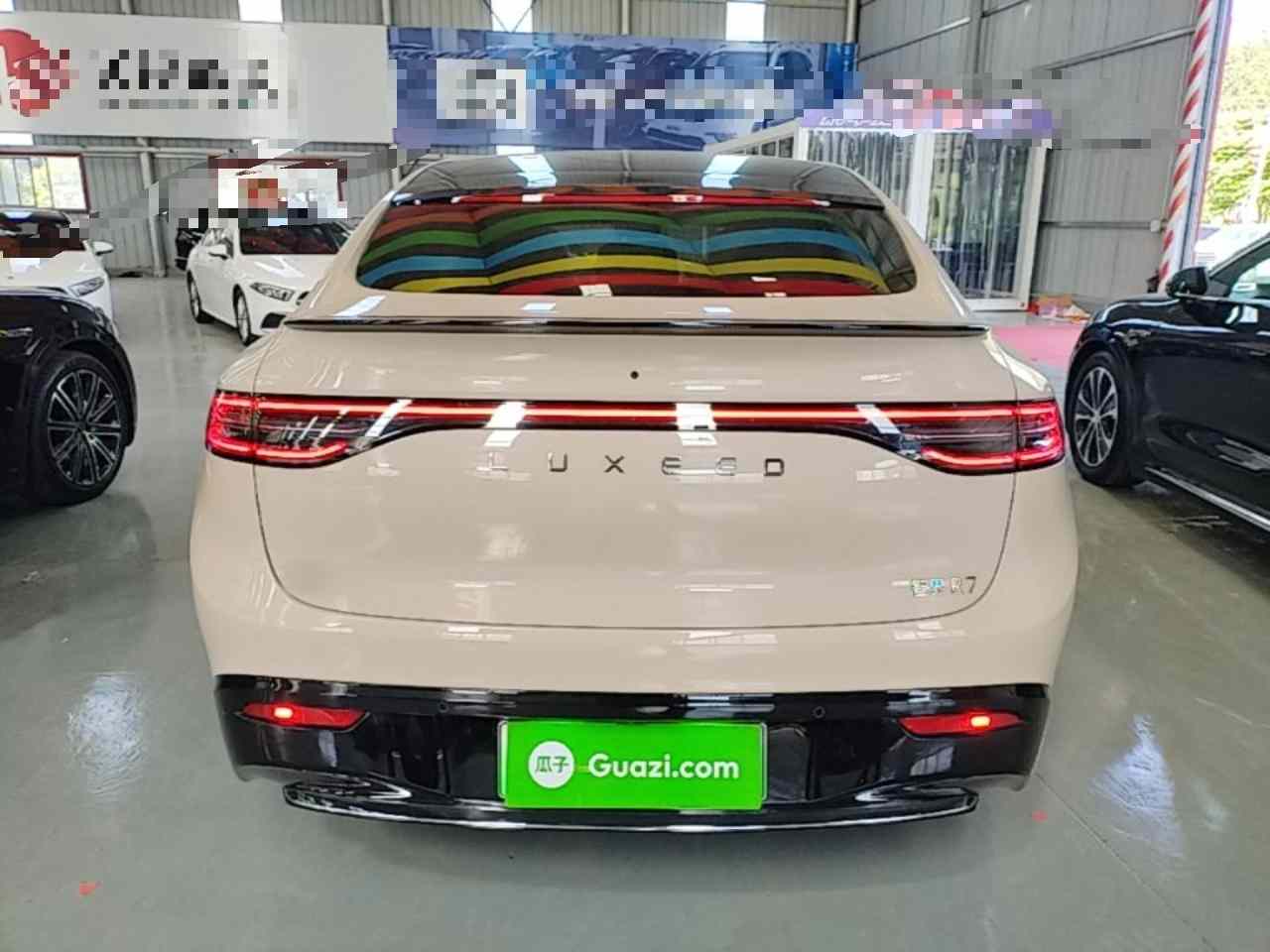 鸿蒙智行 智界R7 2025款 增程 251km Max(4)