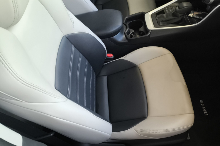 丰田 威兰达 2020款 2.0L CVT四驱豪华版局部细节41