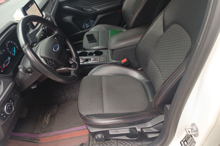 福特 福克斯 2020款 三厢 EcoBoost 180 自动ST Line中控内饰19