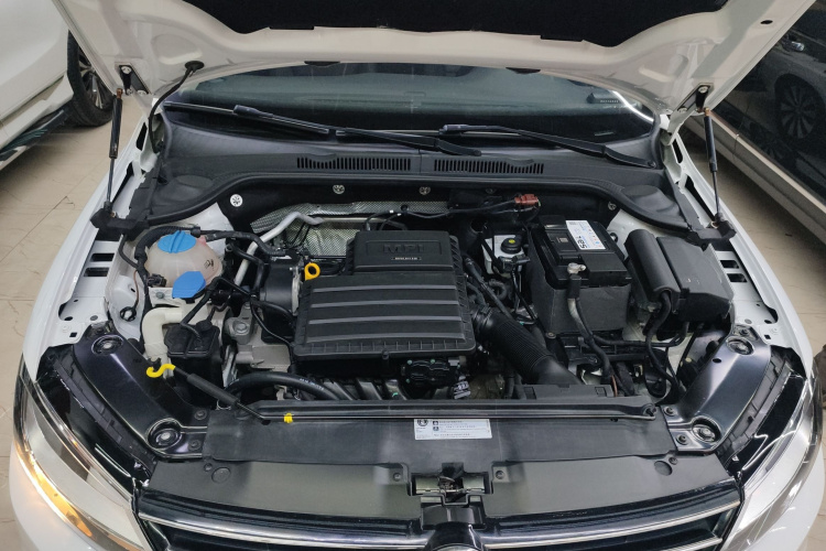 大众 速腾 2018款 1.6L 自动舒适型机舱底盘24